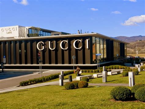 spaccio gucci montevarchi|I 7 migliori outlet della Toscana .